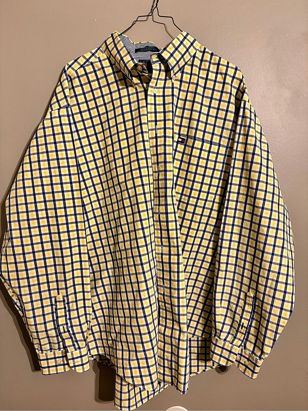 Tommy Hilfiger Men's Plaid Cotton Button Down